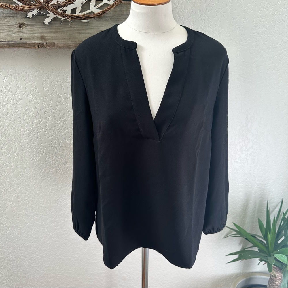 J. Crew AC437 black v neck blouse top size M NWT FLAW